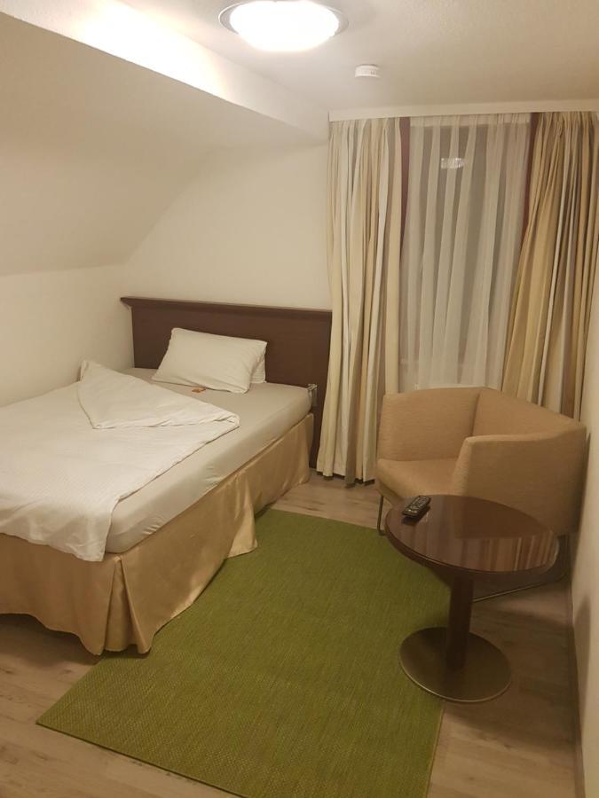 Hotel Pension Bluechersruh Bad Berneck im Fichtelgebirge Quarto foto